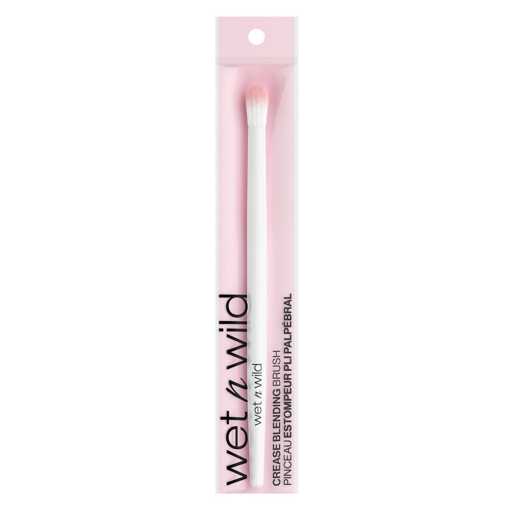Wet n wild | Essential Crease Blending Brush | Product front facing in packaging, with no background