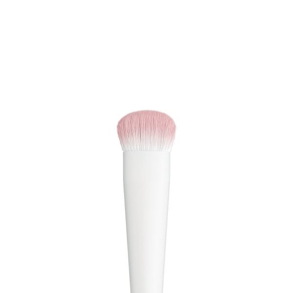 Wet n wild | Essential Eyeshadow Brush | Product front facing, with no background
