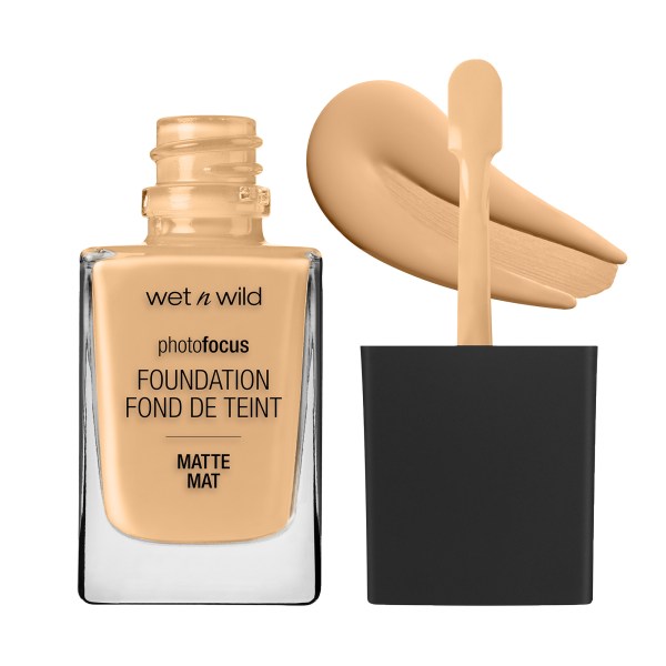 Wet n wild | Photo Focus Foundation- MATTE | Product front facing cap off, with product swatch no background