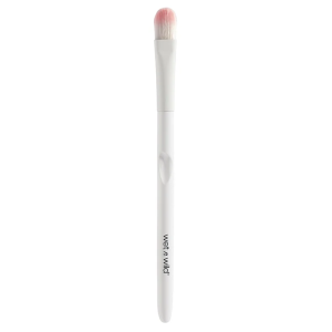 Wet n wild | Large Concealer Brush | Product front facing, with no background