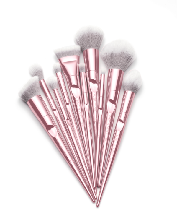 Wet n wild | Pro Brush Line - Dome Pencil Eye Brush | Products scattered, with no background