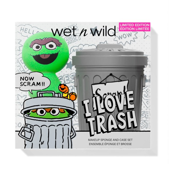 Wet n wild | I Love Trash Makeup Sponge + Holder | Sponge and Holder inside packaging