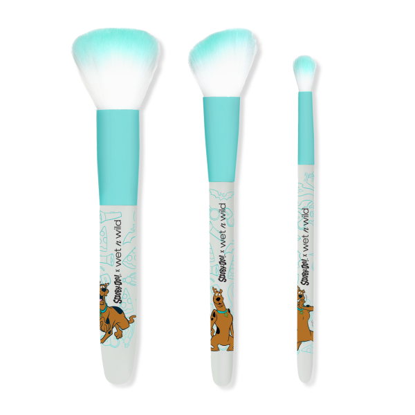 Wet n wild | Scooby Night 3-Piece Glow-in-the-Dark Makeup Brush Set | Product front facing, with no background